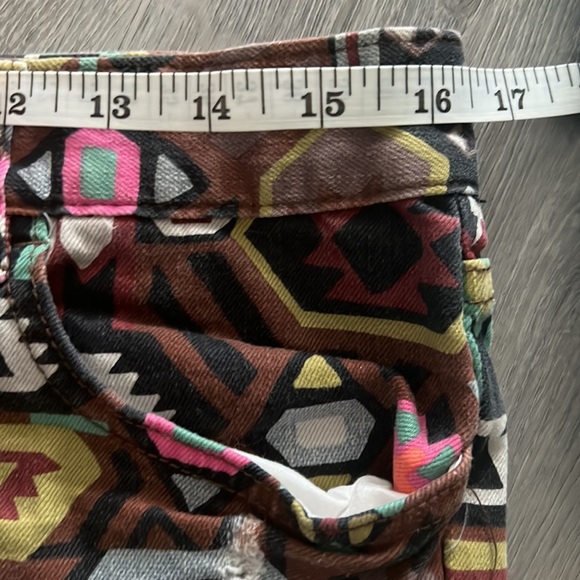 BILLABONG Shorts - Picture 6 of 8